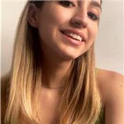 Studentessa universitaria( scienze della comunicazione) diplomata con 97/100 liceo con potenziamento sportivo scienze applicate